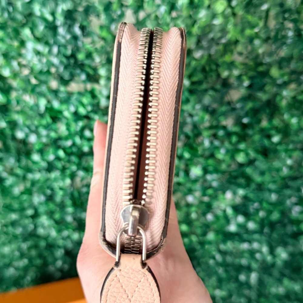 Louis Vuitton Pink Mahina Monogram Zipped Continental Wallet Authentic - Picture 5 of 9